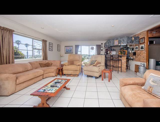 4 BEDROOM HOUSE FOR SALE IN QUEENSBERRY BAY